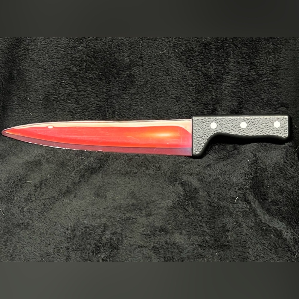 Prop fake moving blood knife